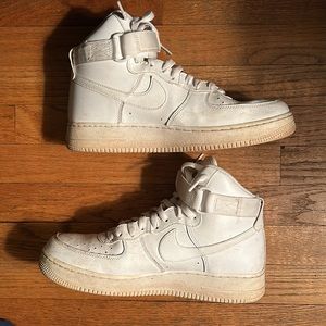 Nike Air Force 1 High '07.